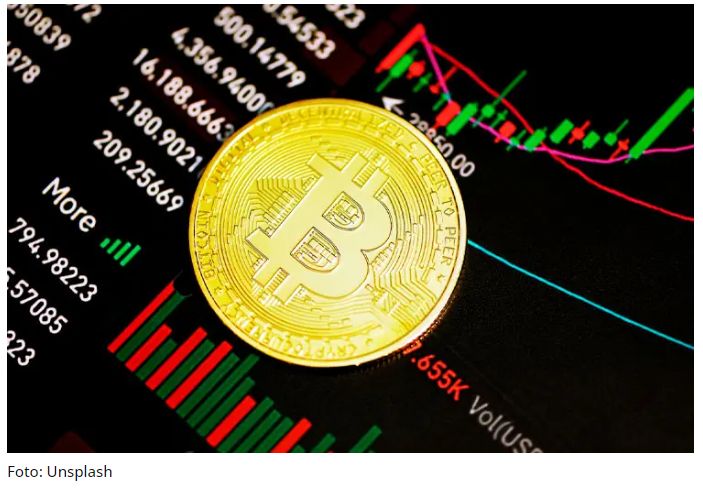 Bitcoin confirma perda mensal e cai abaixo de US$ 29.000