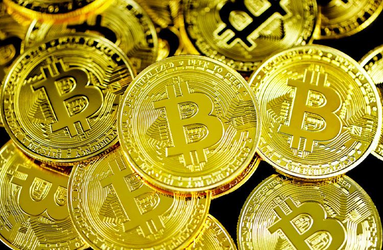 Bitcoin busca os US$ 60.000 e criptomoedas avançam nesta segunda