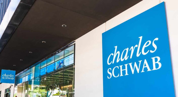 Charles Schwab: Criptomoeda é o principal método para economia de aposentadoria